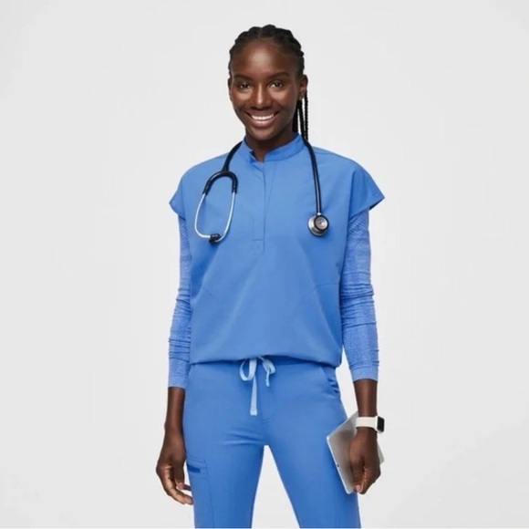 Figs Tops - NWT Figs Rafaela Oversized Scrub Top Capri Blue size XXS